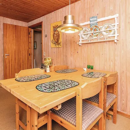 4 Person In Hals Hou (Nordjylland)